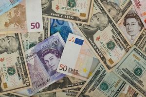 Бонистика: Как правильно хранить банкноты